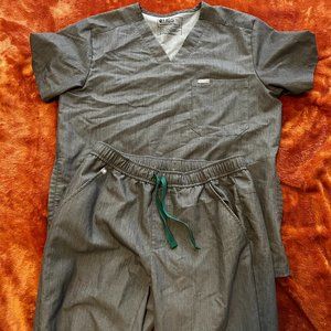 Mens Medium Sized FIGS Scrub Sets